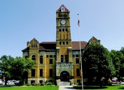 A photo of the Mitchell County Kansas Courthouse in Beloit Kansas.